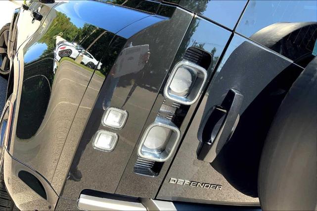 Photo of 2023 Santorini Black Land Rover Defender