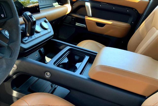 Photo of 2023 Santorini Black Land Rover Defender