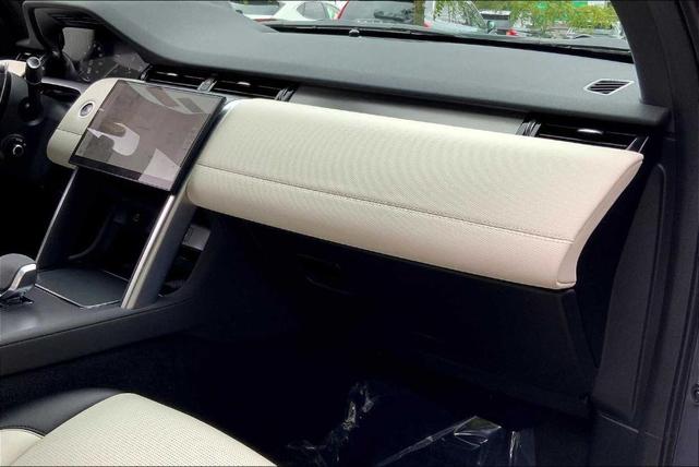 Photo of 2025 Varesine Blue Land Rover Discovery Sport