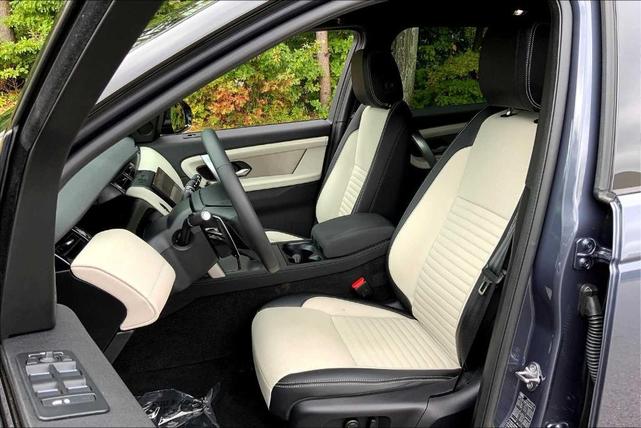 Photo of 2025 Varesine Blue Land Rover Discovery Sport
