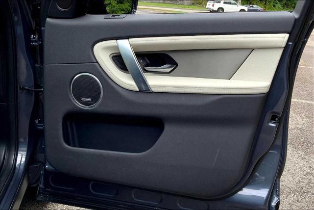 Photo of 2025 Varesine Blue Land Rover Discovery Sport