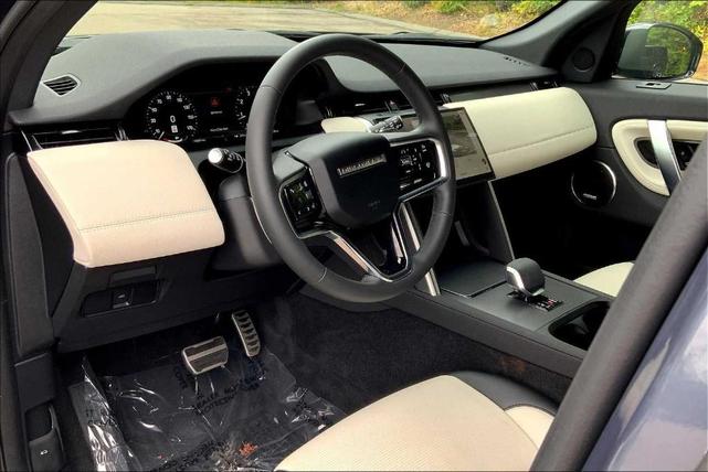 Photo of 2025 Varesine Blue Land Rover Discovery Sport