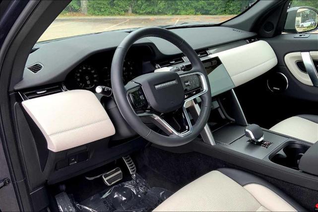Photo of 2025 Varesine Blue Land Rover Discovery Sport