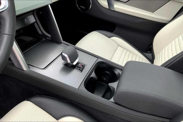 Photo of 2025 Varesine Blue Land Rover Discovery Sport