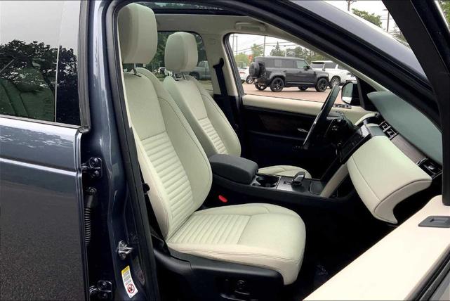 Photo of 2025 Varesine Blue Land Rover Discovery Sport