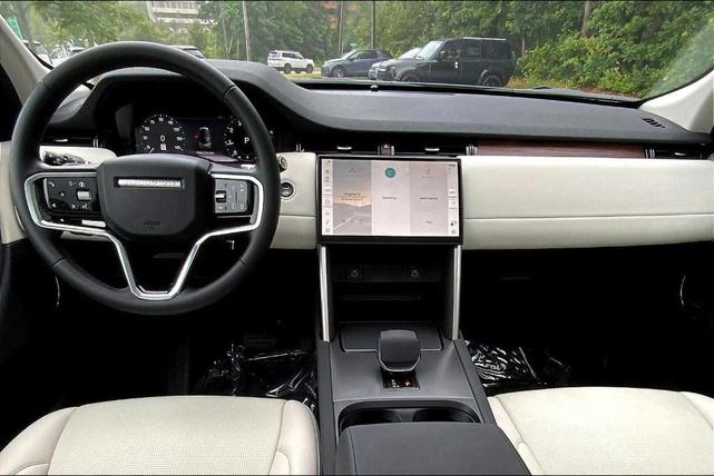 Photo of 2025 Varesine Blue Land Rover Discovery Sport