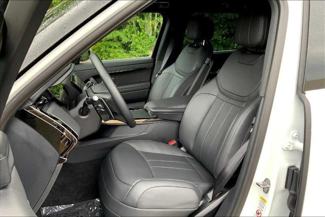 Photo of 2025 Fuji White Land Rover Range Rover Sport