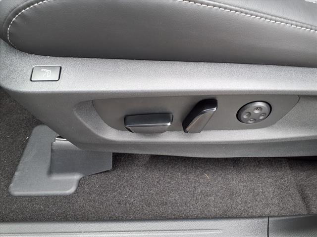 Photo of 2025 Mjst Whte INFINITI QX60