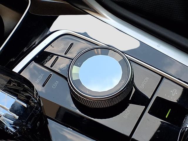 Photo of 2020 Black Sapphire Metallic BMW X6