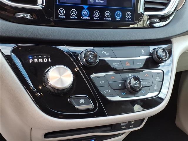 Photo of 2017 Jazz Blue Pearlcoat Chrysler Pacifica