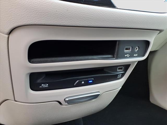 Photo of 2017 Jazz Blue Pearlcoat Chrysler Pacifica