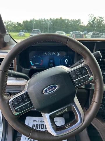 Photo of 2025 White Metallic Ford F-250