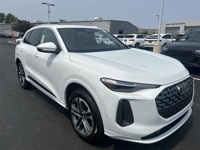 Photo of 2025 White Audi Q5