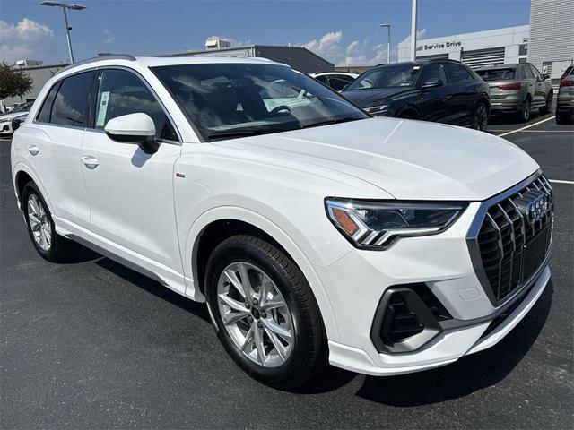 Photo of 2025 White Audi Q3