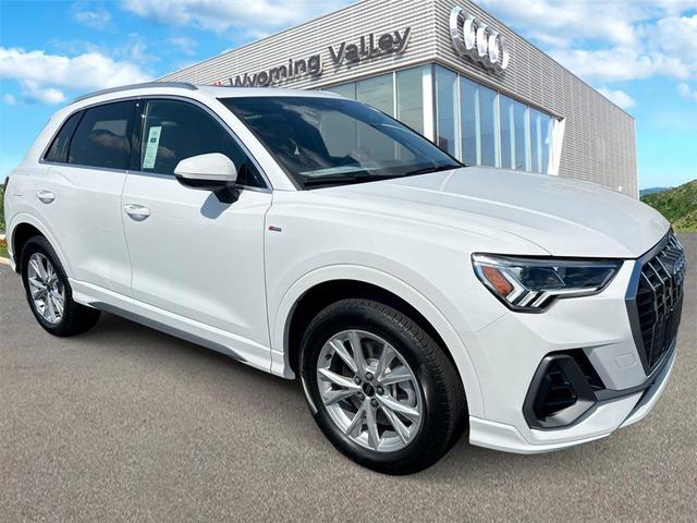 Photo of 2025 White Audi Q3