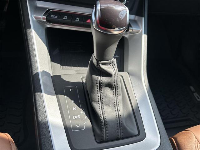 Photo of 2025 White Audi Q3
