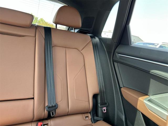 Photo of 2025 White Audi Q3