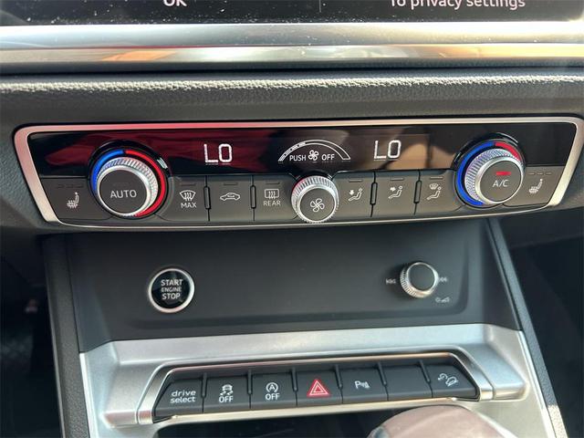 Photo of 2025 White Audi Q3