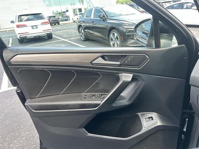 Photo of 2022 Deep Black Pearl Volkswagen Tiguan