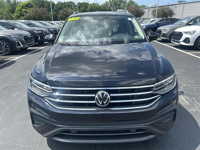 Photo of 2022 Deep Black Pearl Volkswagen Tiguan