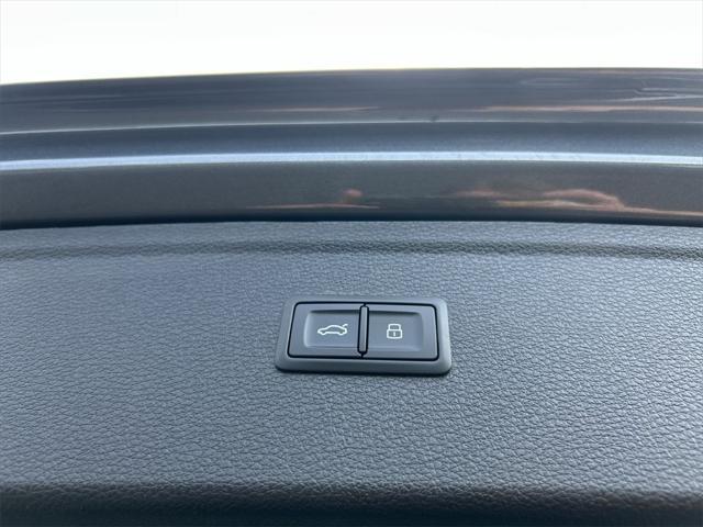 Photo of 2022 Daytona Gray Pearl Effect Audi Q5