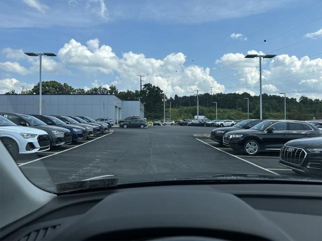 Photo of 2022 Daytona Gray Pearl Effect Audi Q5