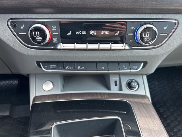 Photo of 2022 Daytona Gray Pearl Effect Audi Q5