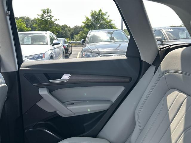 Photo of 2022 Daytona Gray Pearl Effect Audi Q5