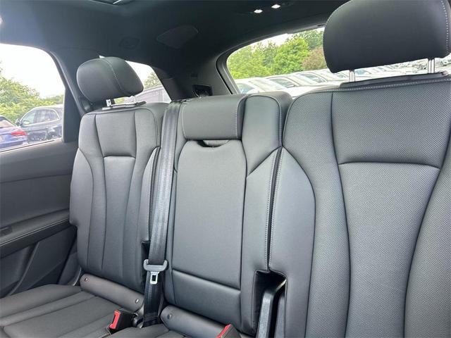 Photo of 2025 White Audi Q7
