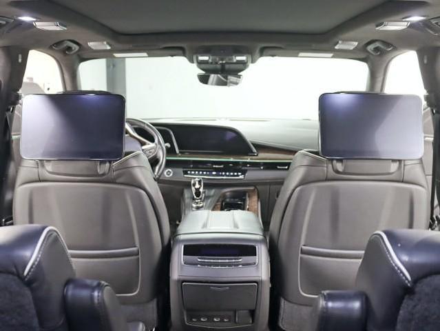 Photo of 2021 Crystal White Tricoat Cadillac Escalade