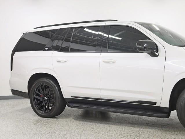Photo of 2021 Crystal White Tricoat Cadillac Escalade