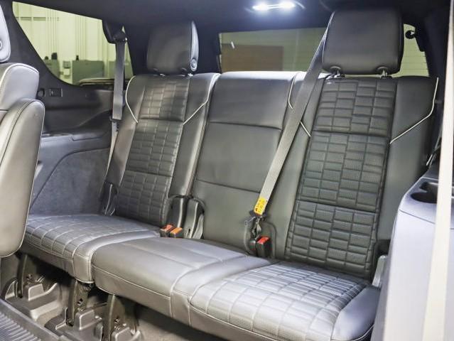 Photo of 2021 Crystal White Tricoat Cadillac Escalade