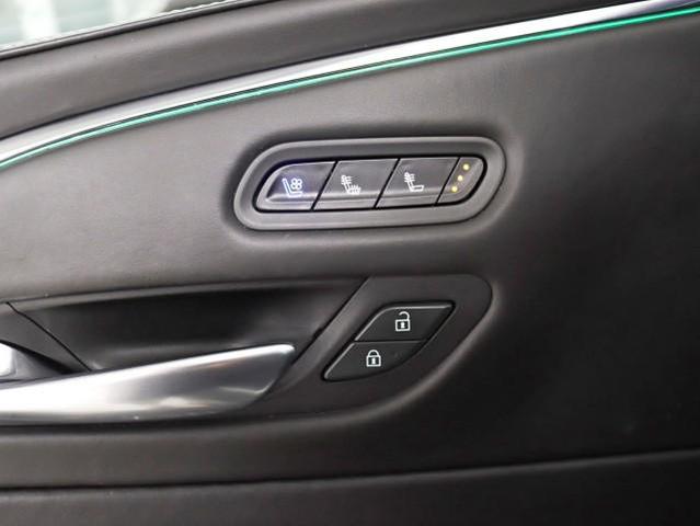 Photo of 2021 Crystal White Tricoat Cadillac Escalade