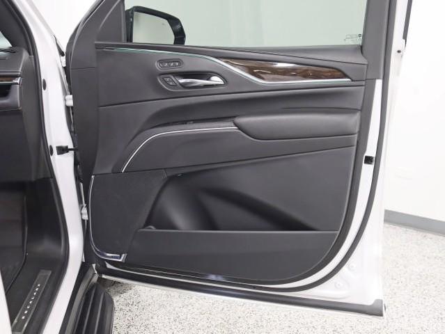 Photo of 2021 Crystal White Tricoat Cadillac Escalade