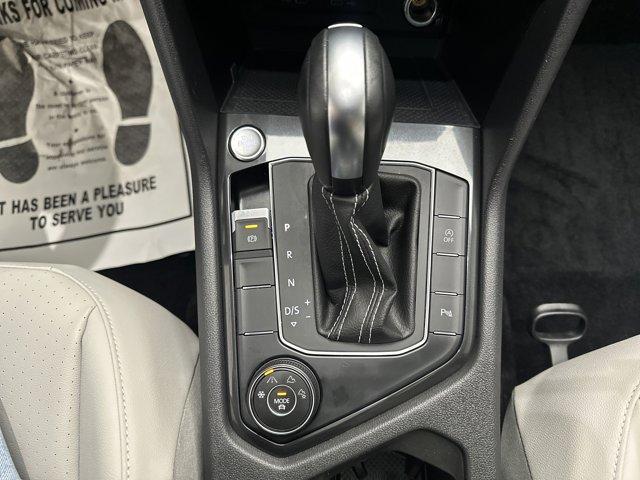 Photo of 2021 Deep Black Pearl Effect Volkswagen Tiguan