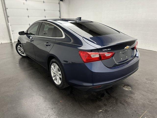 Photo of 2018 Blue Velvet Metallic Chevrolet Malibu