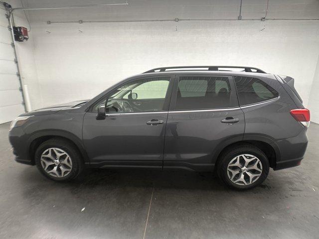 Photo of 2022 Magnetite Gray Metallic Subaru Forester