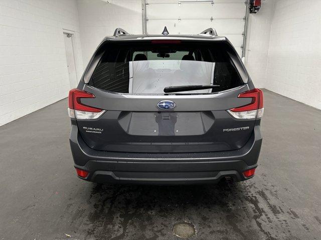Photo of 2022 Magnetite Gray Metallic Subaru Forester