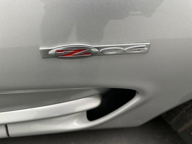 Photo of 2001 Quicksilver Metallic Chevrolet Corvette