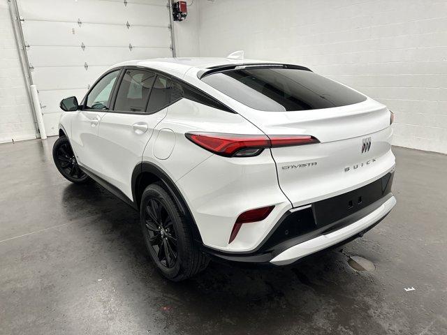 Photo of 2025 Summit White Buick Envista