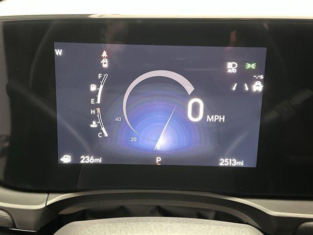Photo of 2025 Summit White Buick Envista