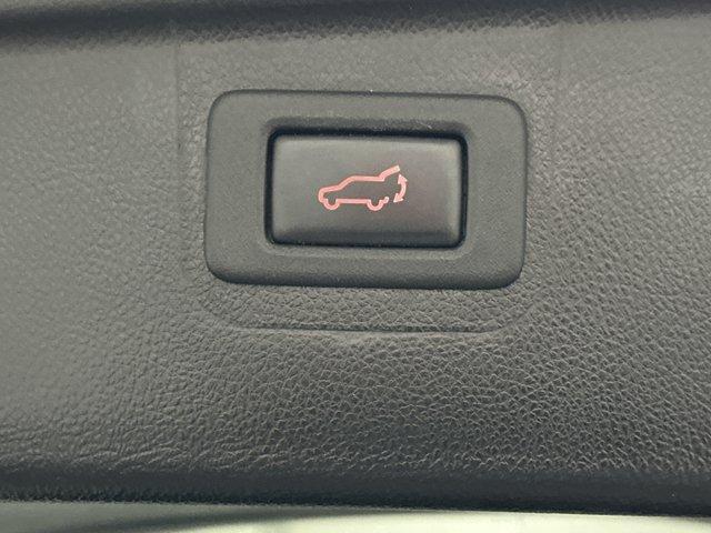 Photo of 2019 Crystal White Pearl Subaru Outback