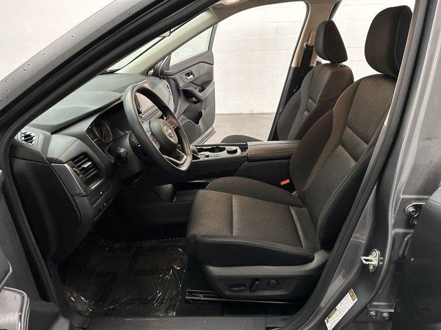 Photo of 2024 Gun Metallic Nissan Rogue
