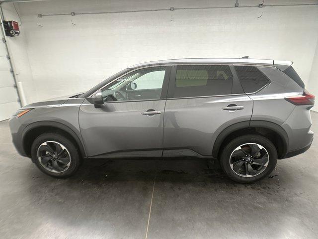 Photo of 2024 Gun Metallic Nissan Rogue