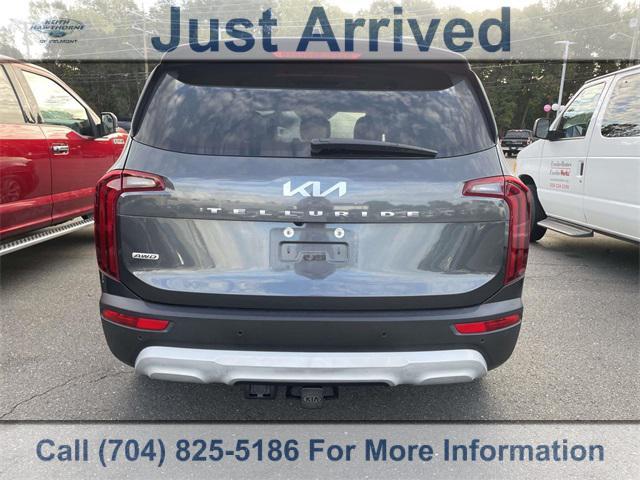 Photo of 2022 Gravity Grey Kia Telluride