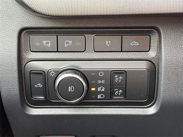 Photo of 2024 Star White Metallic Tri-Coat Ford F-250