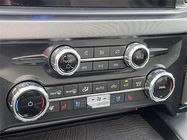Photo of 2024 Star White Metallic Tri-Coat Ford F-250