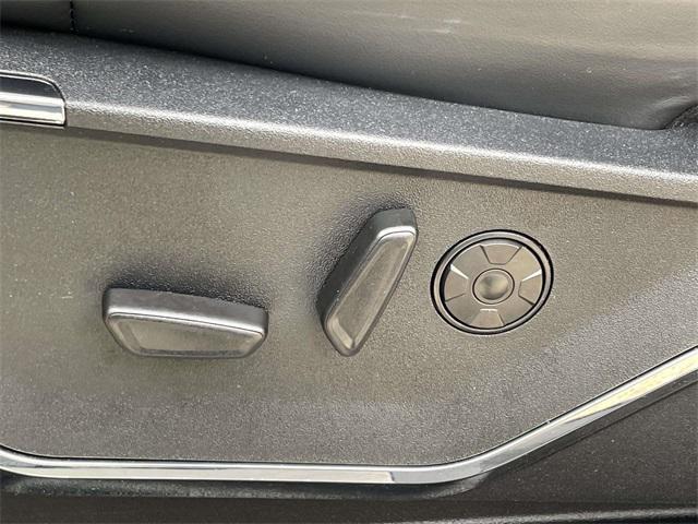 Photo of 2024 Star White Metallic Tri-Coat Ford F-250