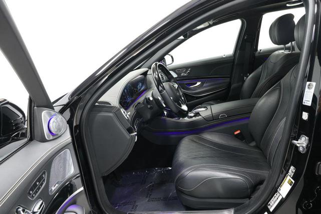 Photo of 2019 Black Mercedes-Benz Maybach S 560