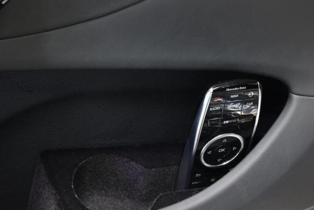 Photo of 2019 Black Mercedes-Benz Maybach S 560